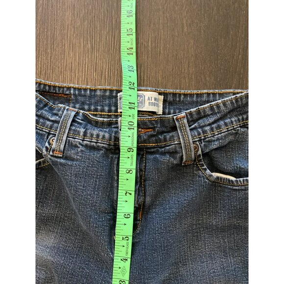 Signature Levi's At Waist Bootcut Jeans - Picture 6 of 10